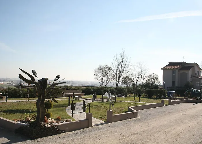 Skg Assembly מלון